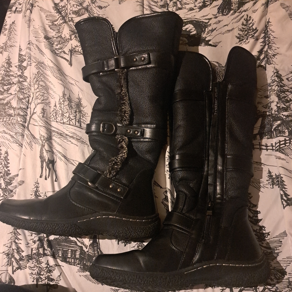 Wanderlust Black Winter Boots with Buckle Detail